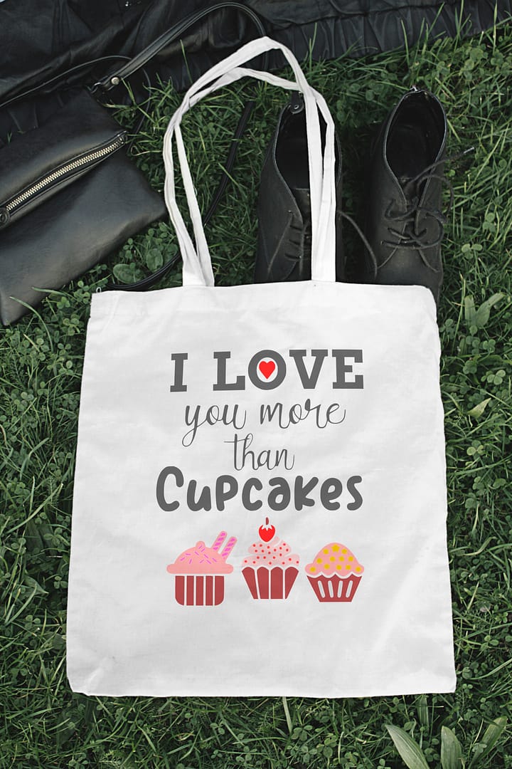 Free I love you more than Cupcakes SVG Cutting File for the Cricut.