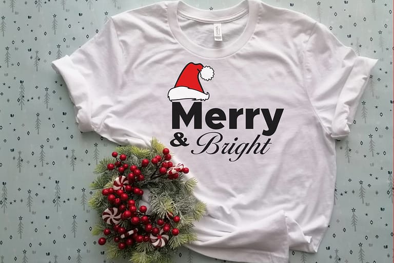 Free Merry and Bright SVG Cutting File for the Cricut.